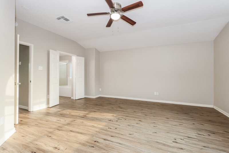 2,400/Mo, 14635 Lothbury Dr Cypress, TX 77429 Main Bedroom View