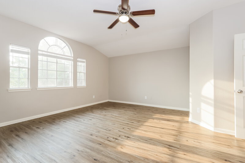 2,400/Mo, 14635 Lothbury Dr Cypress, TX 77429 Main Bedroom View 2
