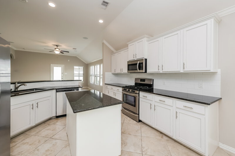 1,855/Mo, 18914 Sorrento Point Dr New Caney, TX 77357 Kitchen View