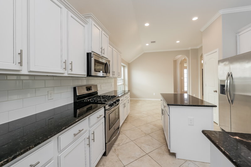 1,855/Mo, 18914 Sorrento Point Dr New Caney, TX 77357 Kitchen View 2