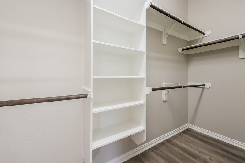 1,855/Mo, 18914 Sorrento Point Dr New Caney, TX 77357 Walk In Closet View