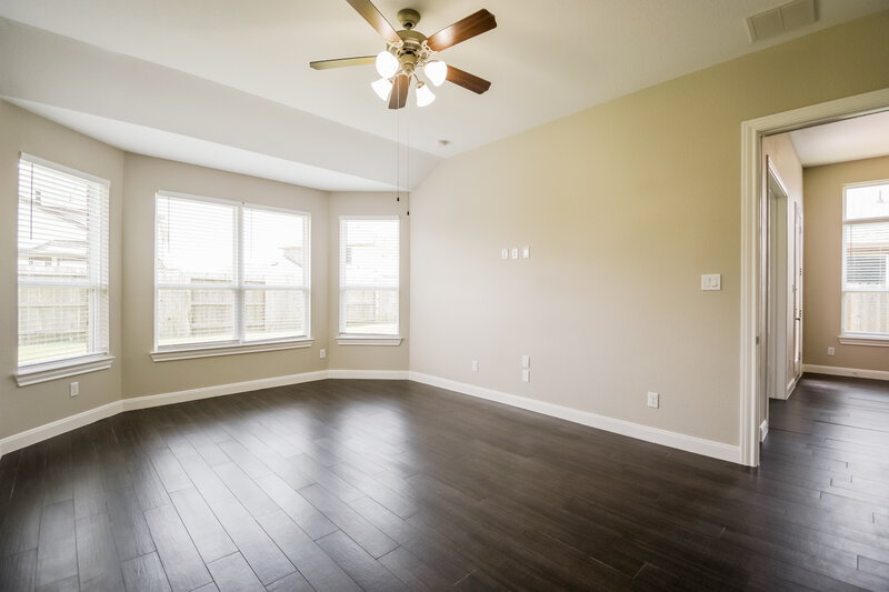 2,675/Mo, 2010 Honey Meadow Ln Houston, TX 77089 Main Bedroom View