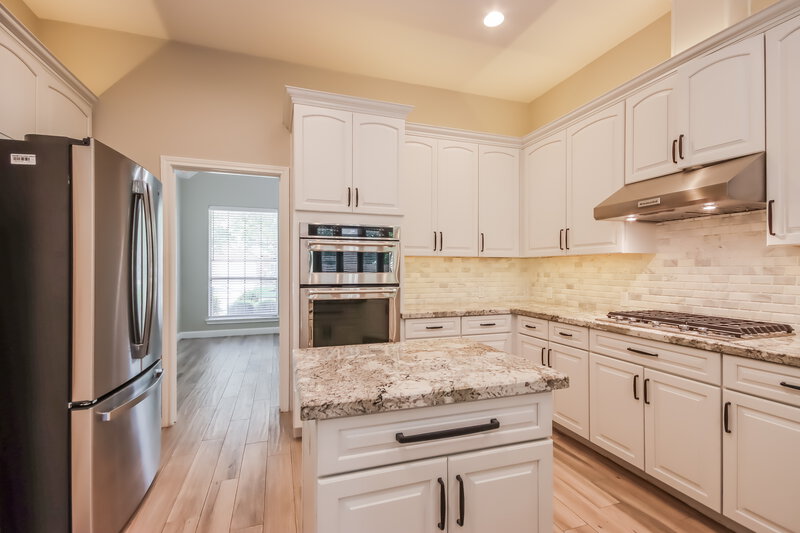 2,750/Mo, 3326 Misty Alcove Ct Kingwood, TX 77345 Kitchen View