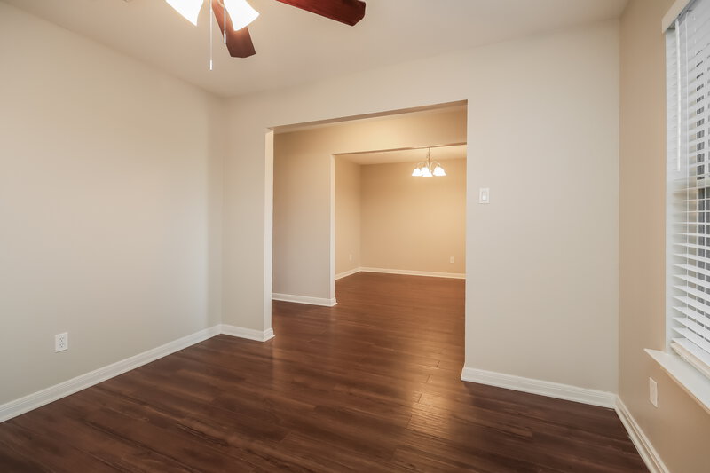 2,270/Mo, 5016 Asia Ln Dickinson, TX 77539 Sitting Room View
