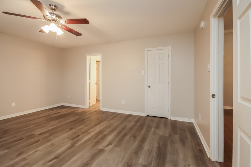 2,270/Mo, 5016 Asia Ln Dickinson, TX 77539 Main Bedroom View