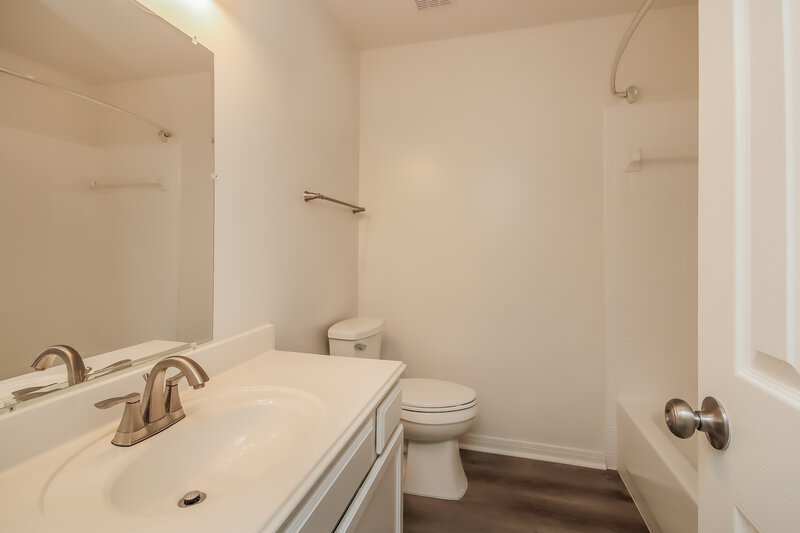 2,270/Mo, 5016 Asia Ln Dickinson, TX 77539 Bathroom View