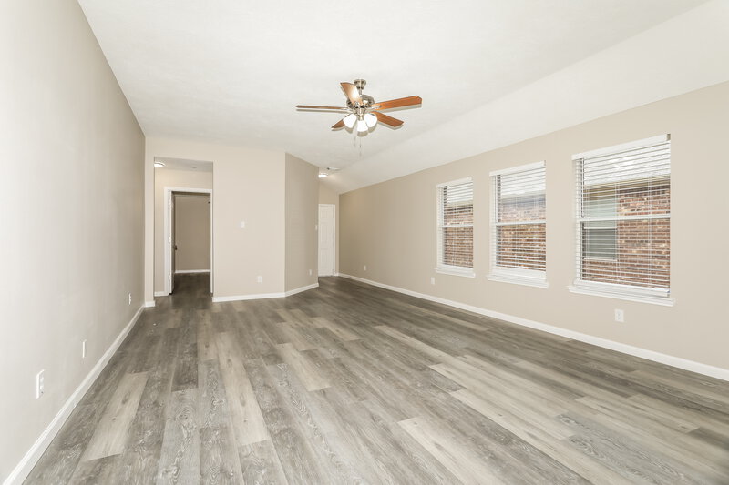 2,030/Mo, 12254 Lavon Dr Tomball, TX 77375 Living Room View 2