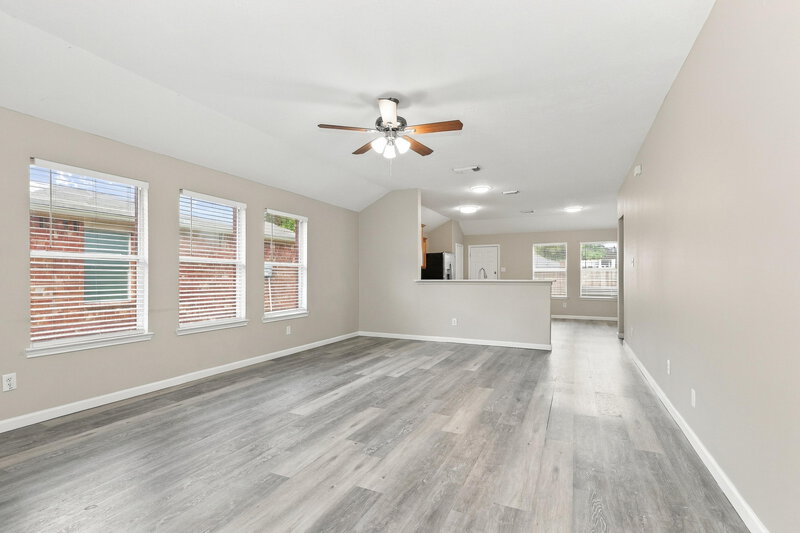 2,030/Mo, 12254 Lavon Dr Tomball, TX 77375 Living Room View 3