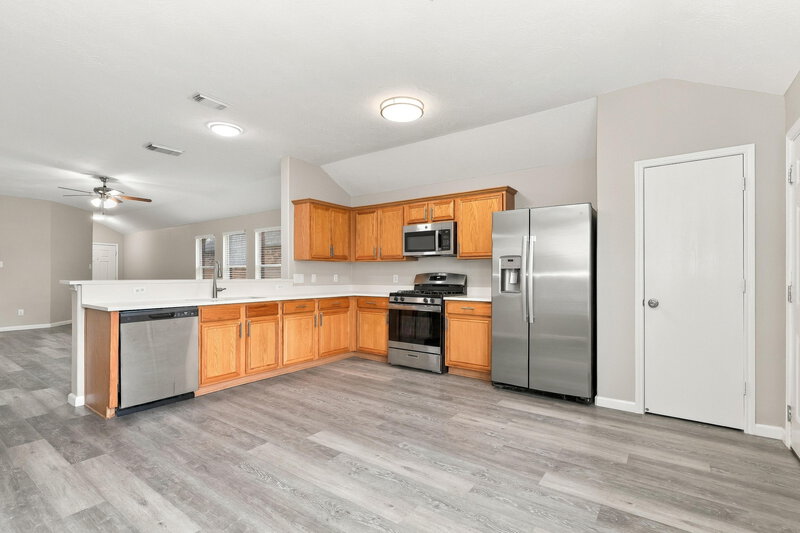2,030/Mo, 12254 Lavon Dr Tomball, TX 77375 Kitchen View 2