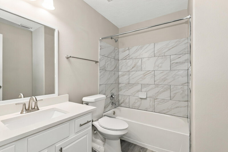 2,030/Mo, 12254 Lavon Dr Tomball, TX 77375 Bathroom View