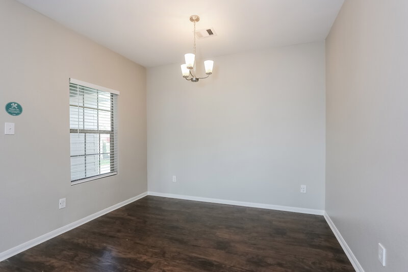 2,075/Mo, 5304 Carmichael Cir Alvin, TX 77511 Dining Room View