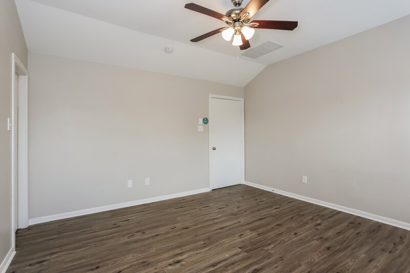 2,075/Mo, 5304 Carmichael Cir Alvin, TX 77511 Main Bedroom View