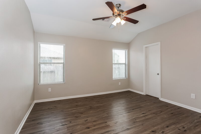 2,075/Mo, 5304 Carmichael Cir Alvin, TX 77511 Main Bedroom View 2