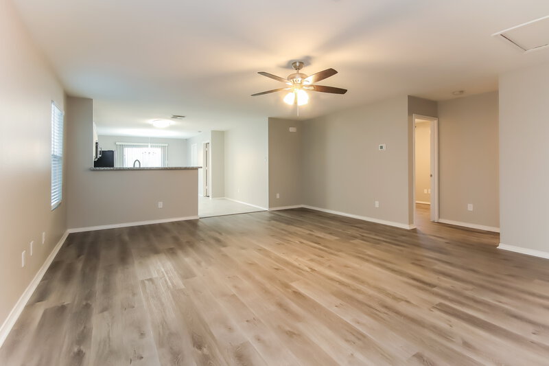 2,580/Mo, 14435 Acuna Ln Houston, TX 77045 Living Room View