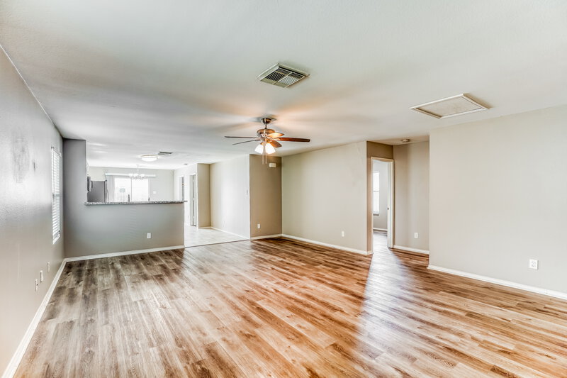 1,735/Mo, 14435 Acuna Ln Houston, TX 77045 Living Room View
