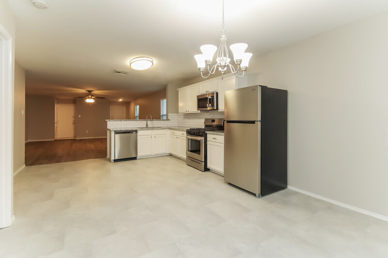 2,580/Mo, 14435 Acuna Ln Houston, TX 77045 Kitchen View 3