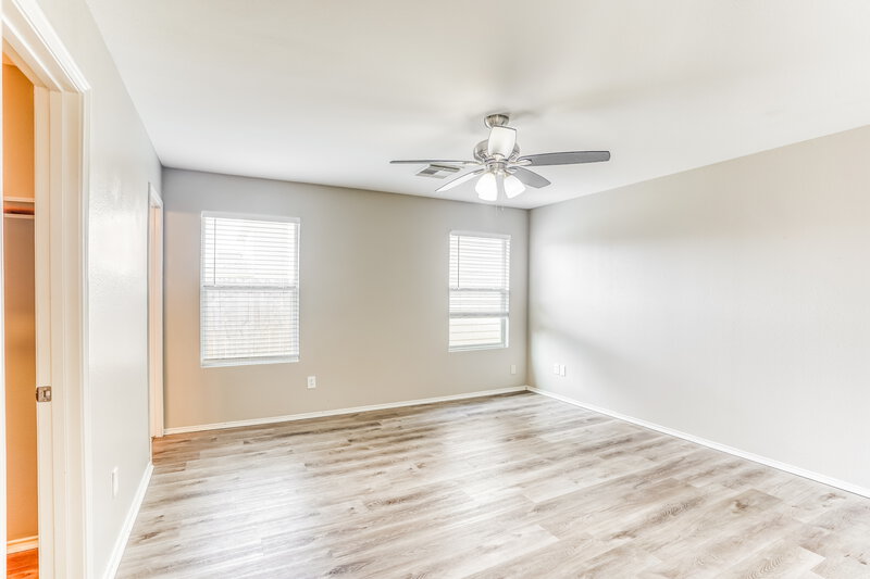 1,735/Mo, 14435 Acuna Ln Houston, TX 77045 Main Bedroom View 2