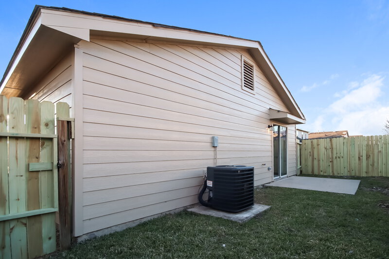 2,580/Mo, 14435 Acuna Ln Houston, TX 77045 Rear View