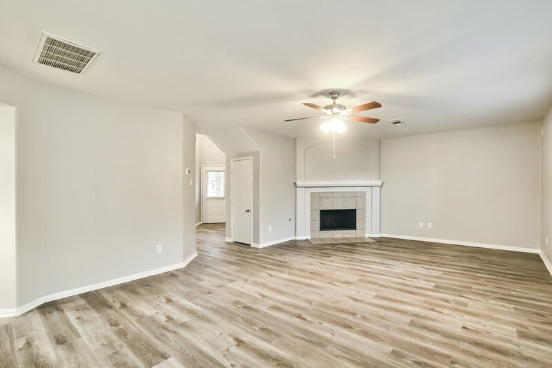 2,530/Mo, 1061 Cabot Cv Dickinson, TX 77539 Living Room View