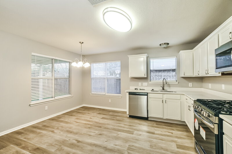 2,530/Mo, 1061 Cabot Cv Dickinson, TX 77539 Kitchen View