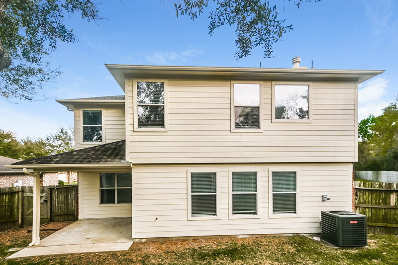 2,530/Mo, 1061 Cabot Cv Dickinson, TX 77539 Rear View