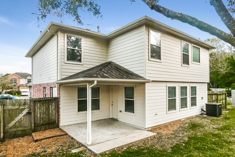 2,530/Mo, 1061 Cabot Cv Dickinson, TX 77539 Rear View 2