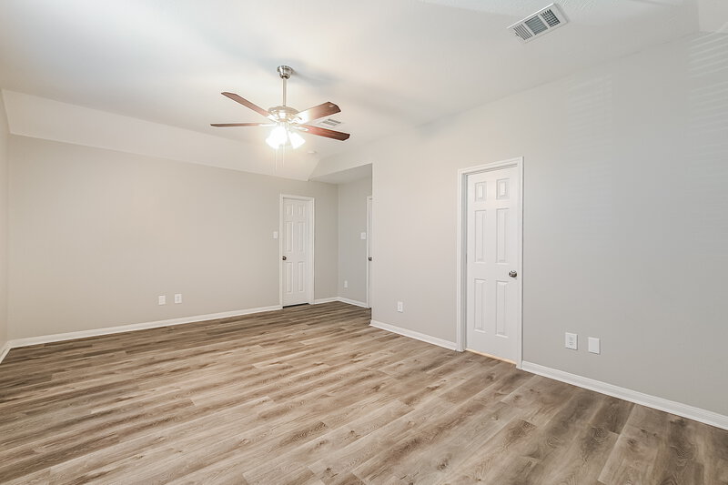 2,195/Mo, 914 Chase Lock Dr Bacliff, TX 77518 Main Bedroom View 3