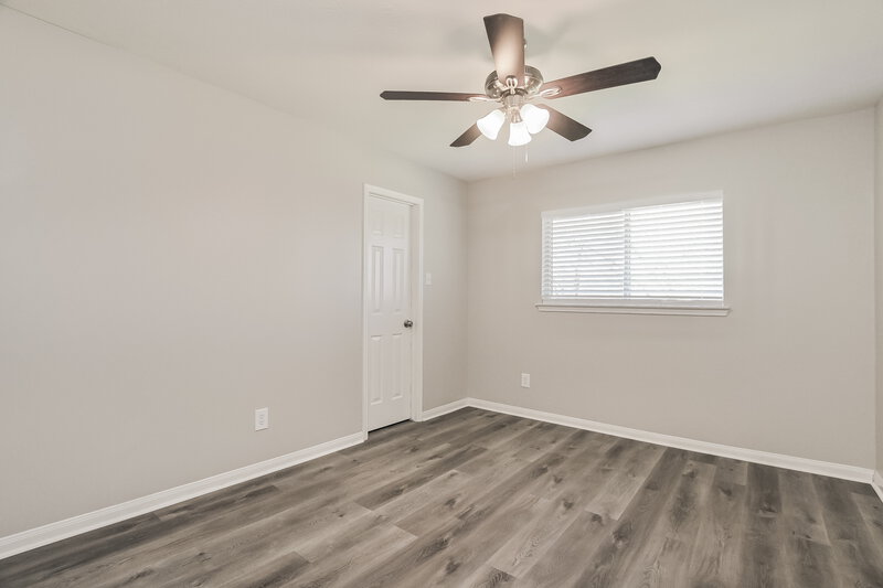 2,195/Mo, 914 Chase Lock Dr Bacliff, TX 77518 Bedroom View