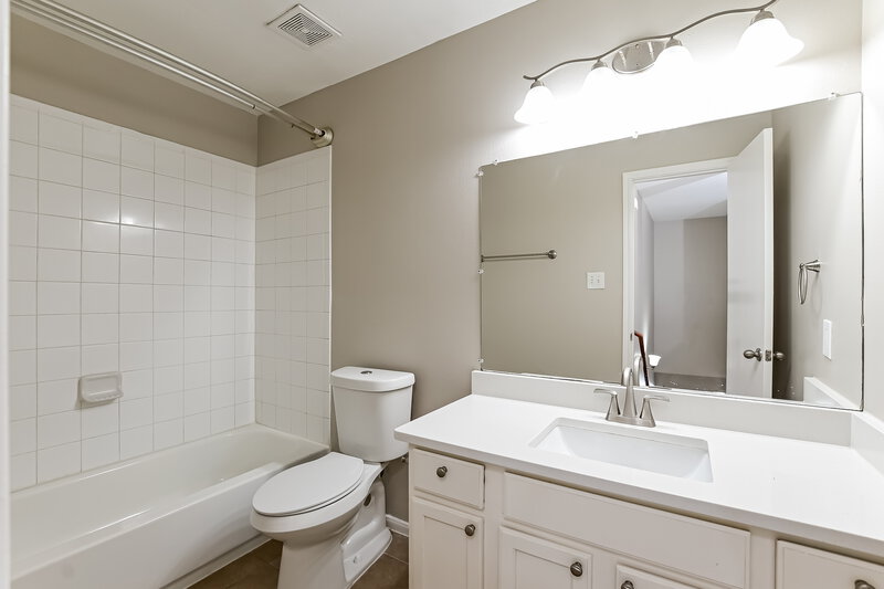 1,825/Mo, 29119 Foxingham Cir Spring, TX 77386 Bathroom View