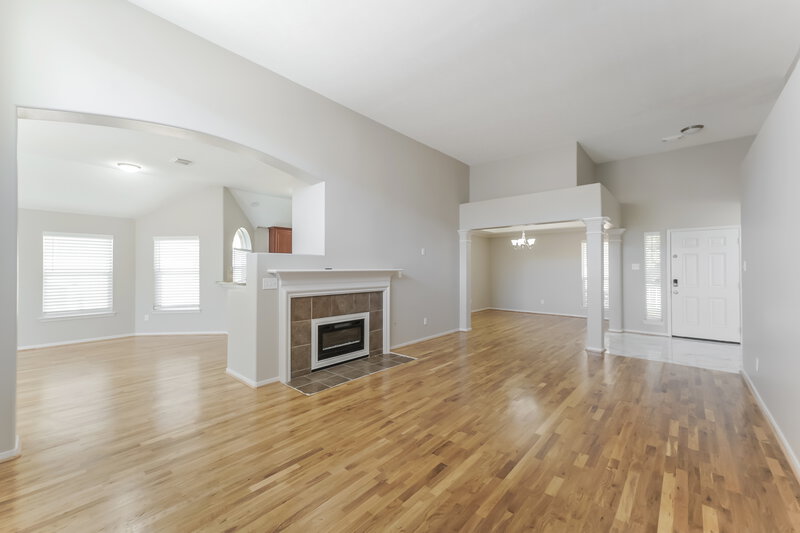 2,365/Mo, 7318 Kyle Trail Ct Richmond, TX 77407 Living Room View
