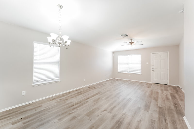 1,790/Mo, 8215 Radial Ct Rosharon, TX 77583 Dining Room View 2