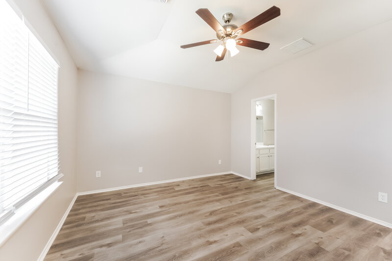 1,790/Mo, 8215 Radial Ct Rosharon, TX 77583 Main Bedroom View 2