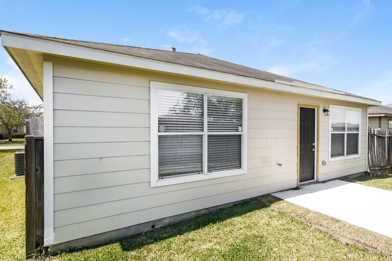 1,790/Mo, 8215 Radial Ct Rosharon, TX 77583 Rear View