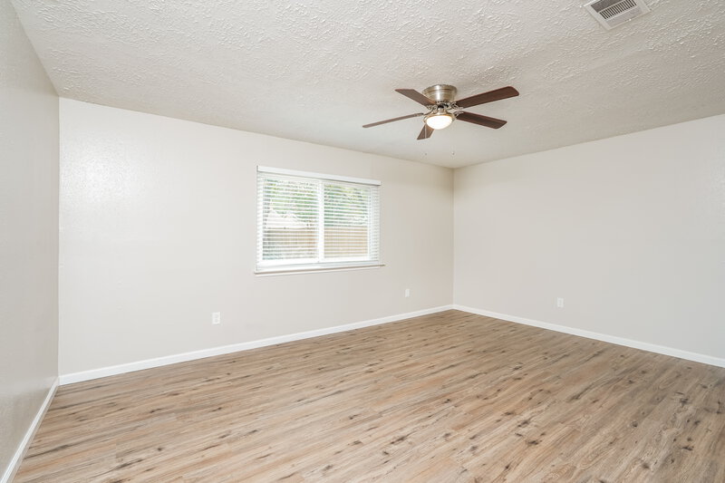 2,295/Mo, 11919 Fallbrook Dr Houston, TX 77065 Main Bedroom View
