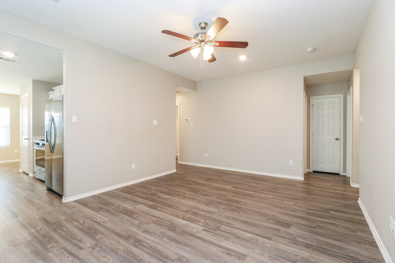 1,935/Mo, 1218 Blue Hazel Ct Pinehurst, TX 77362 Living Room View