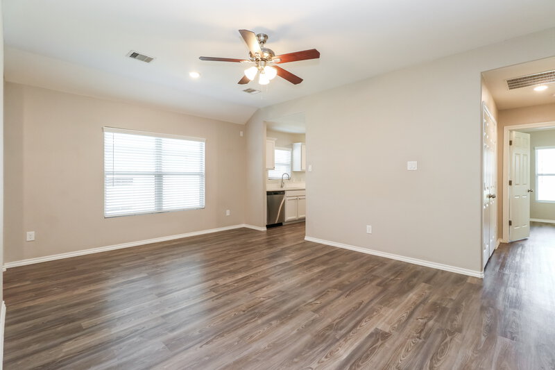 1,935/Mo, 1218 Blue Hazel Ct Pinehurst, TX 77362 Living Room View 2