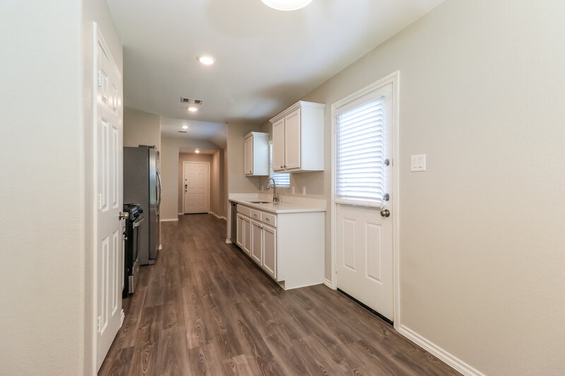 1,935/Mo, 1218 Blue Hazel Ct Pinehurst, TX 77362 Dining Room View