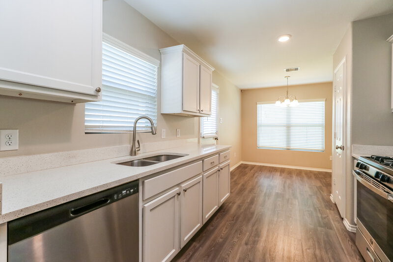 1,935/Mo, 1218 Blue Hazel Ct Pinehurst, TX 77362 Kitchen View