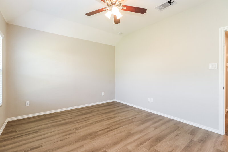 1,935/Mo, 1218 Blue Hazel Ct Pinehurst, TX 77362 Main Bedroom View 3