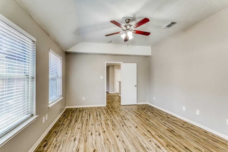 2,190/Mo, 18614 Willow Cove Dr Katy, TX 77449 Main Bedroom View 2