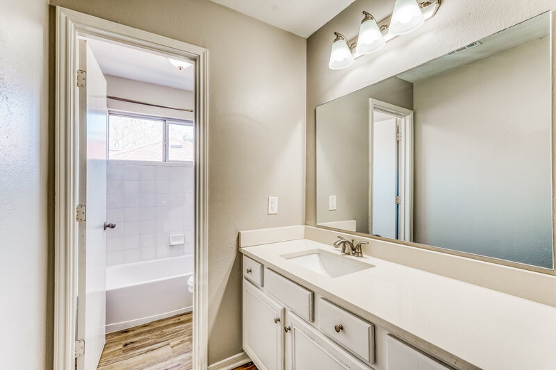 2,190/Mo, 18614 Willow Cove Dr Katy, TX 77449 Bathroom View