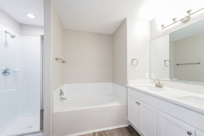 2,205/Mo, 19630 Lighthouse Scene Ln Cypress, TX 77433 Main Bathroom View