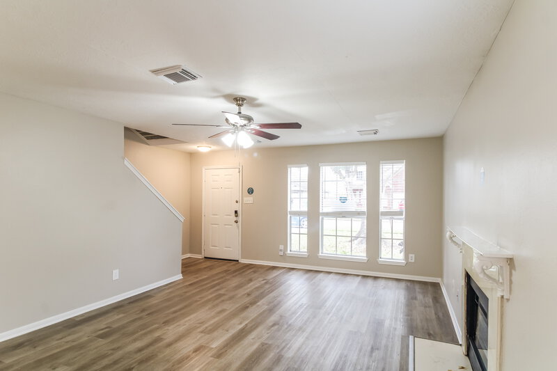 2,115/Mo, 4333 Spoonbill Dr Seabrook, TX 77586 Living Room View