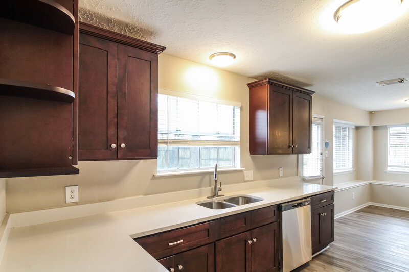2,115/Mo, 4333 Spoonbill Dr Seabrook, TX 77586 Kitchen View