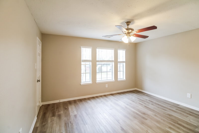 2,115/Mo, 4333 Spoonbill Dr Seabrook, TX 77586 Main Bedroom View