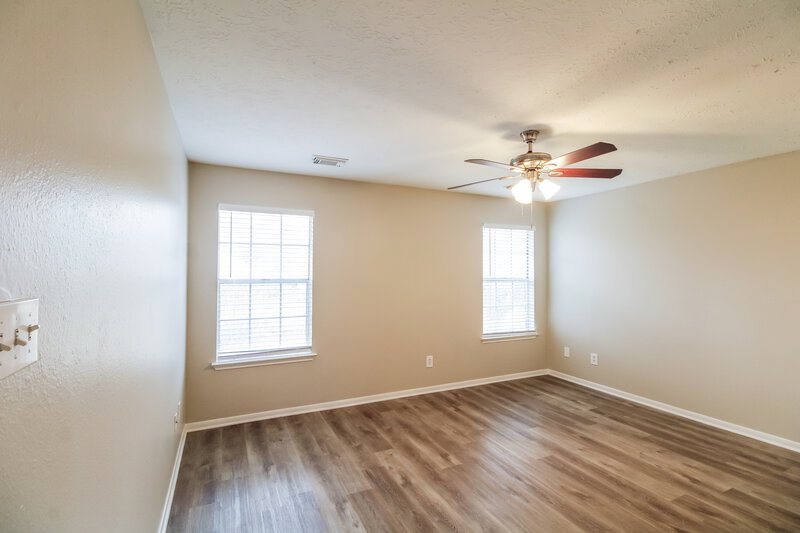 2,115/Mo, 4333 Spoonbill Dr Seabrook, TX 77586 Bedroom View