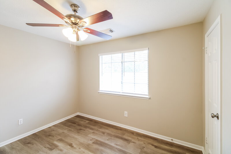 2,115/Mo, 4333 Spoonbill Dr Seabrook, TX 77586 Bedroom View 2