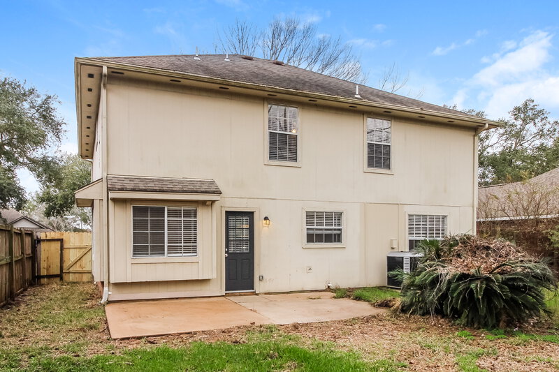 2,115/Mo, 4333 Spoonbill Dr Seabrook, TX 77586 Rear View 3