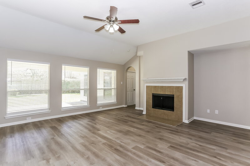 2,640/Mo, 13606 Caney Springs Ln Houston, TX 77044 Living Room View