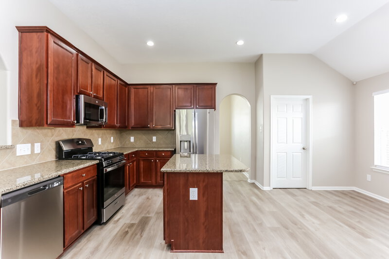 2,640/Mo, 13606 Caney Springs Ln Houston, TX 77044 Kitchen View 2